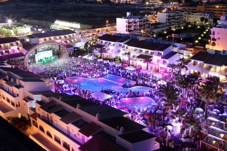 ushuaia ibiza tip bohemia tip playa d'en bossa ibiza kleding bohemia musthaves ibiza
